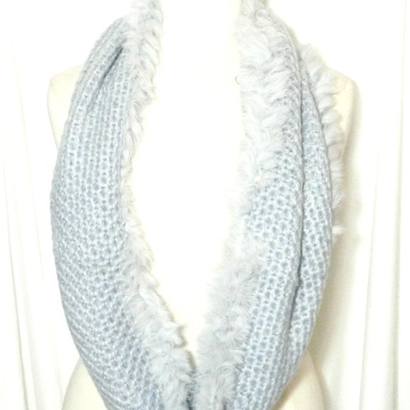 Tom & Eva $79 Lt Blue Infinity Scarf Rabbit Trim - Picture 3 of 4